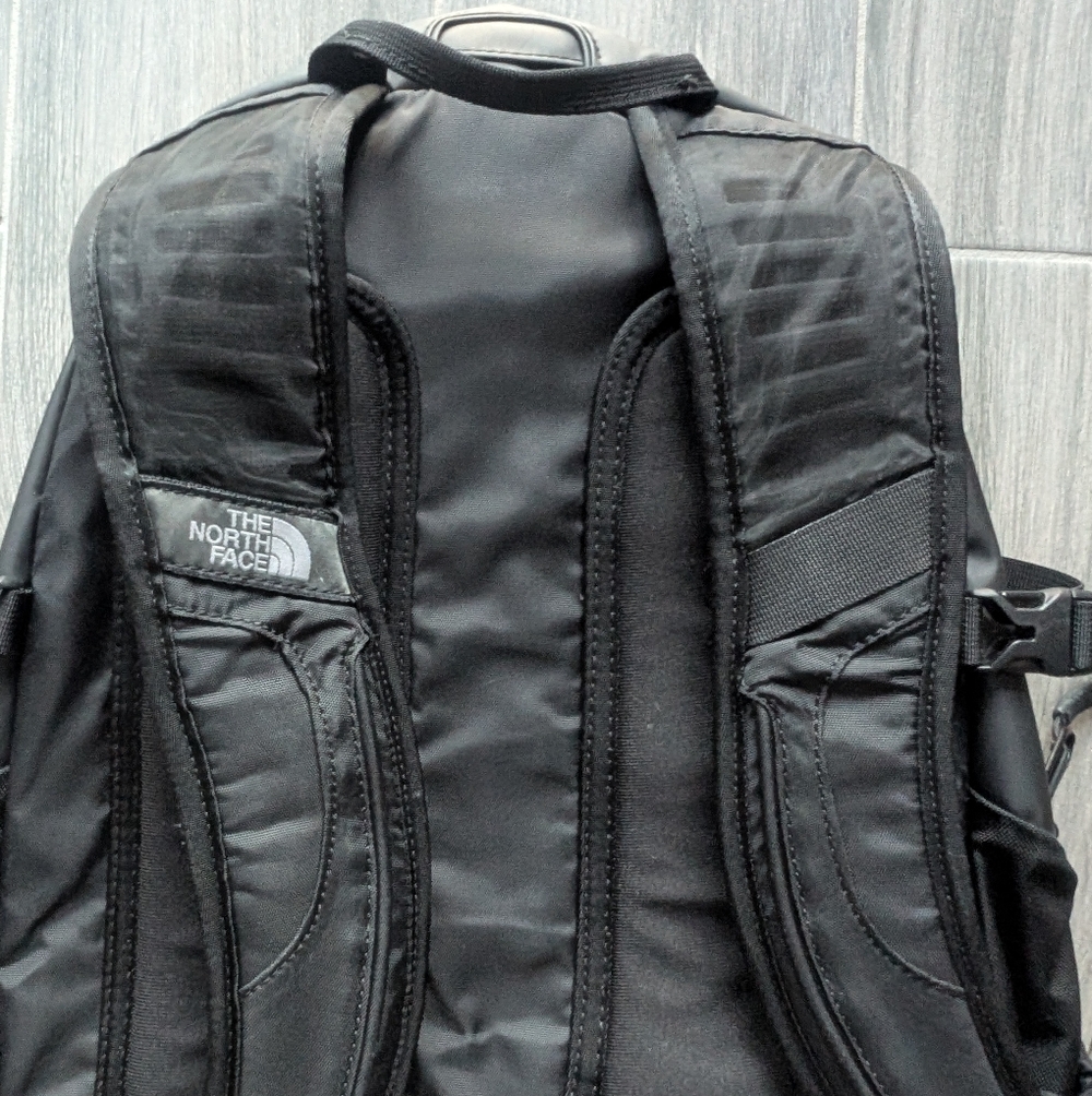 The North Face Base Camp Hot-Shot All Black Men's Backpack JAPAN LIMITED EDITION - Picture 2 of 7